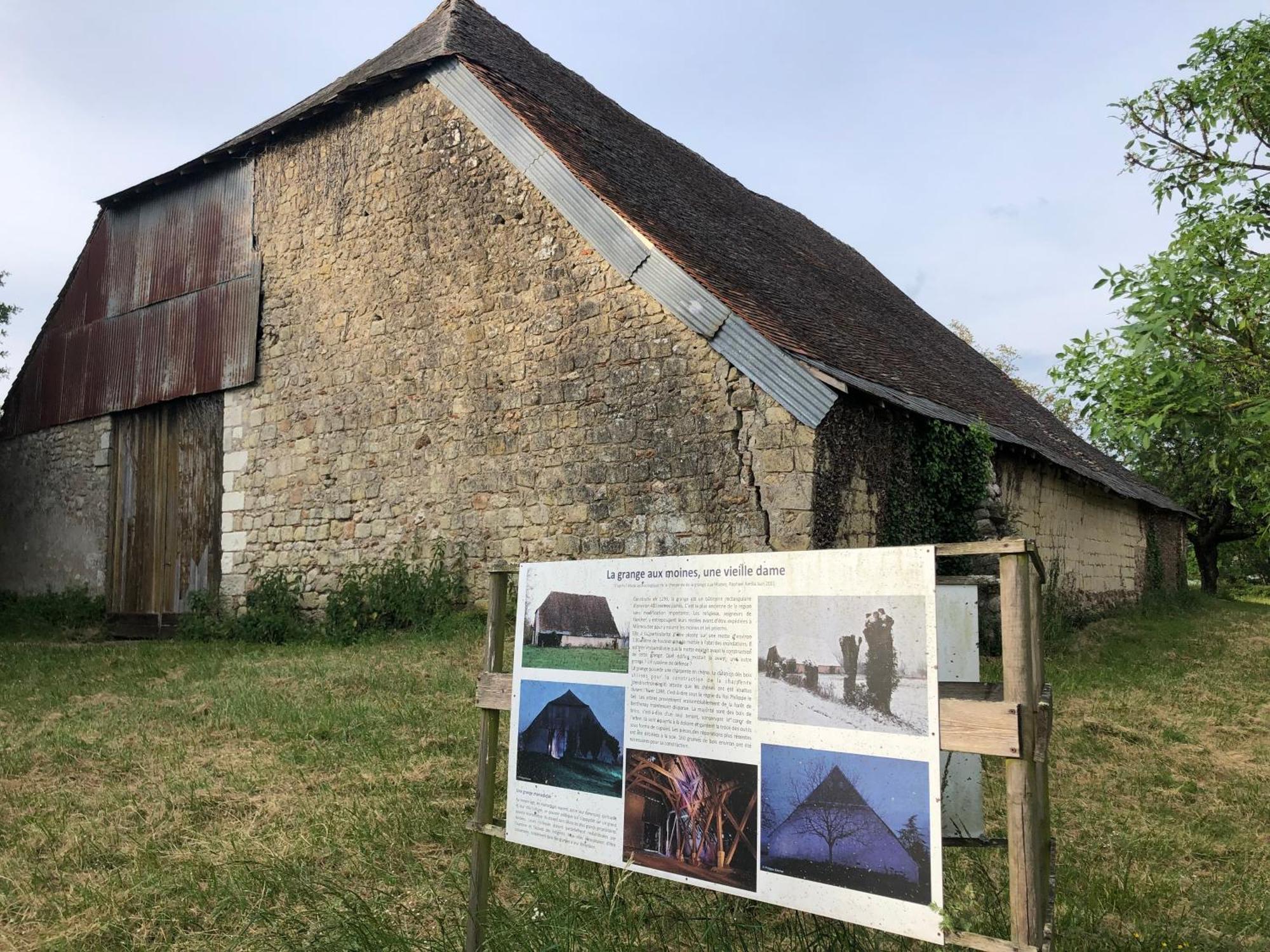 Une Maison, Un Jardin Berthenay Eksteriør billede